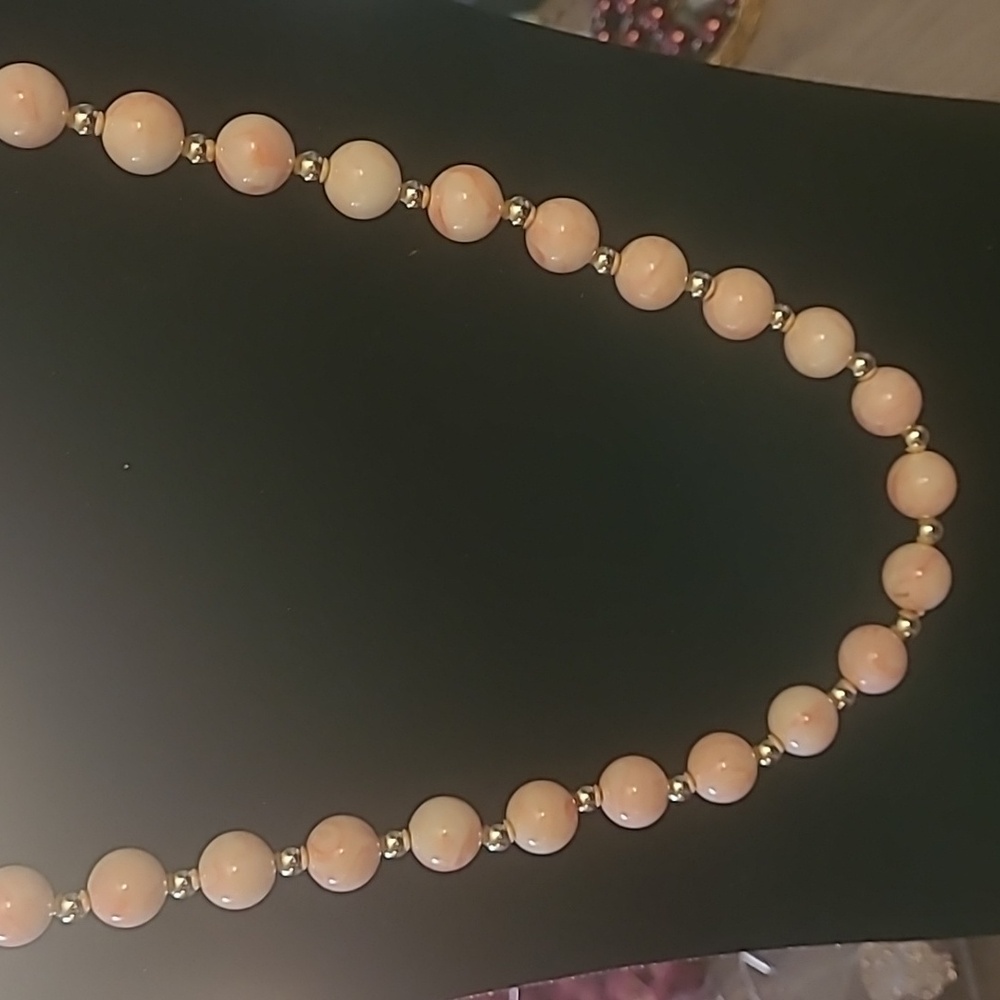 Ladies necklace
